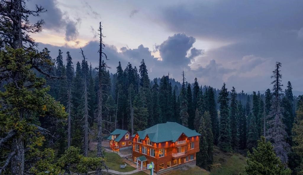 skiing course in gulmarg